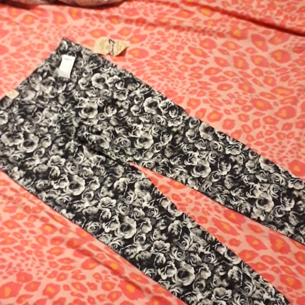 Black and white roses jeans